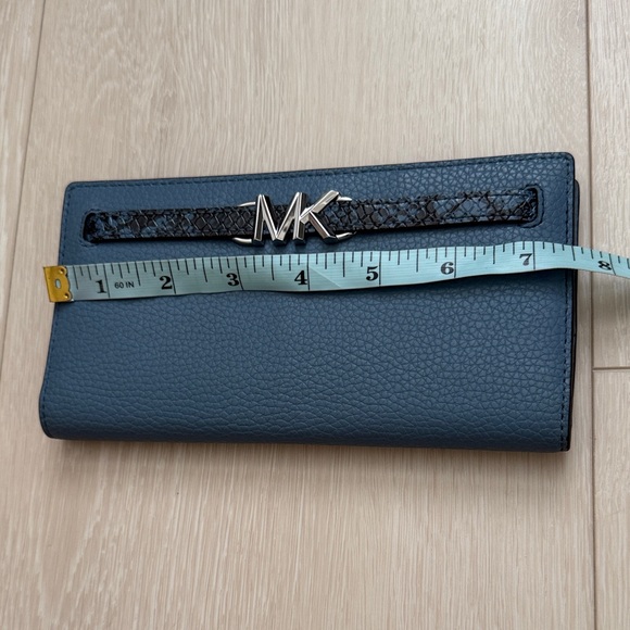 Michael Kors Reed Large Bifold Wallet - Picture 7 of 9